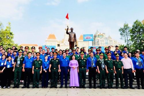 Đoàn viên, thanh niên thành phố mang tên Bác tham gia Hội trại 'Tuổi trẻ giữ biển'