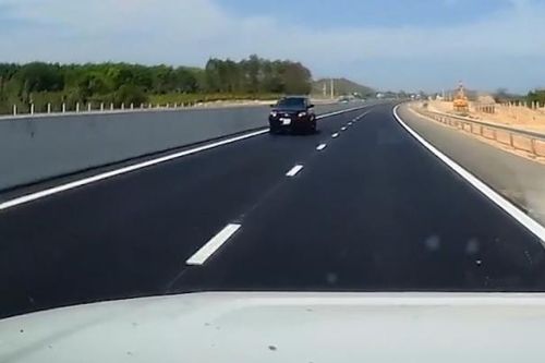 Ô tô đi ngược chiều trên cao tốc Phan Thiết – Dầu Giây, bị phạt 17 triệu đồng