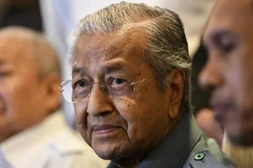 Cựu thủ tướng Malaysia kiện thủ tướng đương nhiệm, đòi bồi thường gần 34 triệu USD