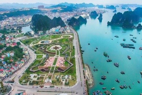 Huyện đảo duy nhất nào của Việt Nam có cả sân bay, cảng biển, đường cao tốc?