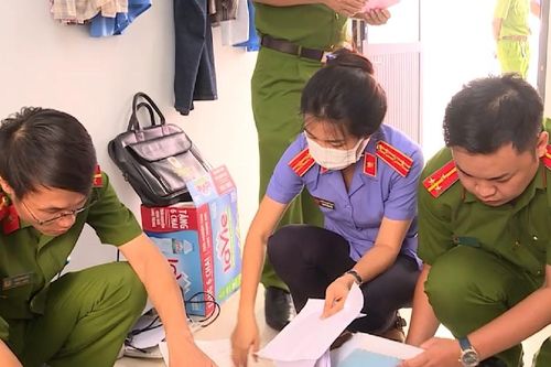 Khởi tố, bắt tạm giam 4 thanh tra giao thông và 5 chủ doanh nghiệp vận tải