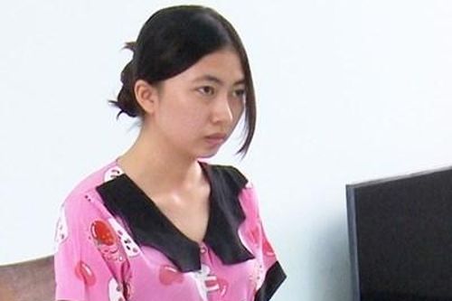 Phê chuẩn khởi tố, bắt tạm giam cô gái gây thương tích cho tình địch