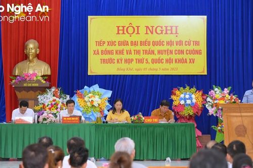 Đại biểu Quốc hội tiếp xúc cử tri tại huyện Con Cuông