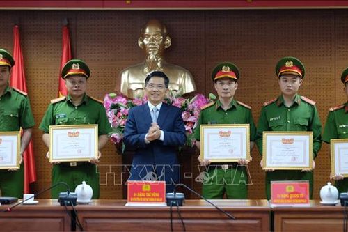 Khen thưởng lực lượng phá nhanh các vụ án dịp nghỉ lễ 30/4 - 1/5