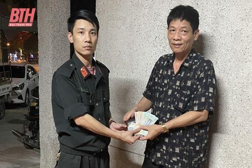 Chiến sĩ Cảnh sát cơ động nhặt được của rơi trả người đánh mất