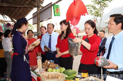 Nông sản vùng cao hút khách đến Võ Nhai