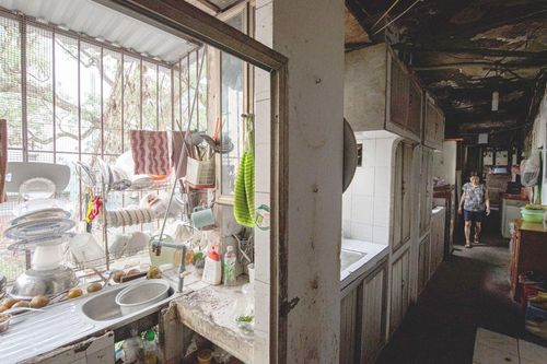 Bên trong khu tập thể xập xệ 65 năm tuổi, giá đắt đỏ bậc nhất Hà Nội