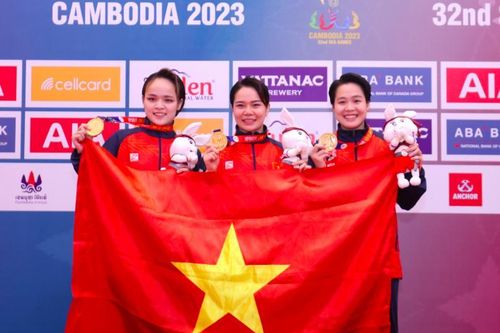 Các võ sỹ liên tiếp 'gặt vàng' cho đoàn Việt Nam