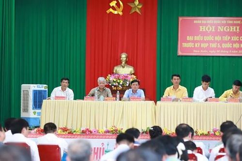 Đại biểu Quốc hội tiếp xúc cử tri 3 xã tại huyện Nam Đàn