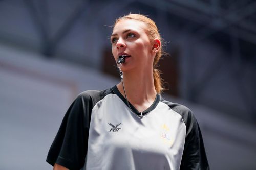 Vẻ đẹp của nữ trọng tài bóng rổ tại SEA Games 32