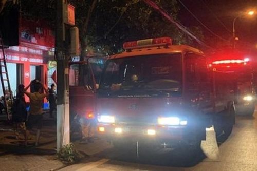Hà Tĩnh: Chập điện, cửa hàng máy tính bốc cháy trong đêm