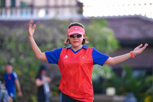 'Nữ hoàng đi bộ' Thanh Phúc giành HCV đầu tiên cho điền kinh Việt Nam tại SEA Games 32