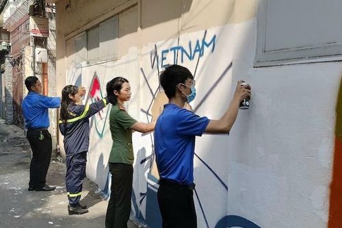 Thành phố Hồ Chí Minh ra quân xóa quảng cáo vặt, 'tín dụng đen'
