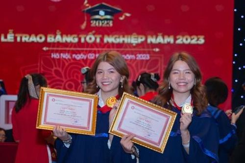 Thanh Minh - Thu Huyền: Cặp sinh đôi cùng tiến của Trường Đại học Ngoại thương