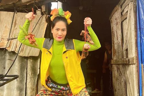 Minh Cúc: 'Phải có tiền mới sống vui vẻ thoải mái được'