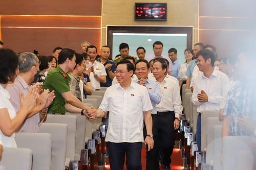 Chủ tịch Quốc hội Vương Đình Huệ 'Cử tri nói đúng, nhiều khi lãng phí còn nặng nề hơn cả tham nhũng'