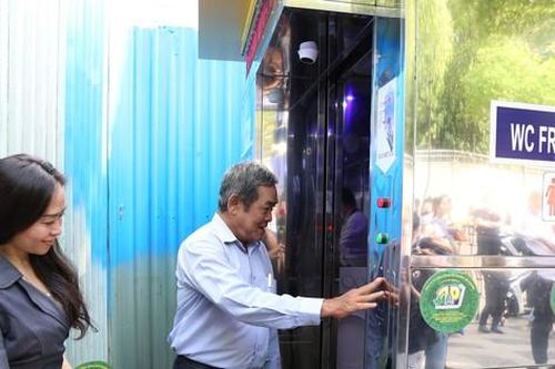 TPHCM vận hành nhà vệ sinh công cộng hiện đại miễn phí tại 'khu đất vàng'