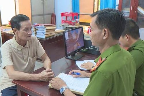 Cụ ông đâm chết bạn nhậu vì nghi lấy trộm điện thoại
