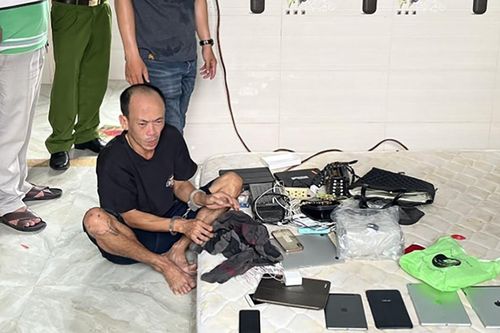 Bắt Huy 'La hán' do đột nhập cửa hàng điện thoại trộm tài sản