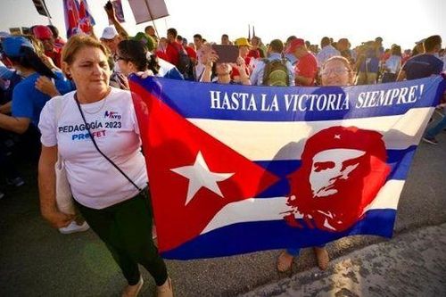 Hàng trăm nghìn người Cuba tuần hành kỷ niệm Ngày Quốc tế Lao động