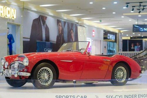 Ngắm bộ 3 xe cổ 'hiếm có, khó tìm' đang được trưng bày tại Hà Nội