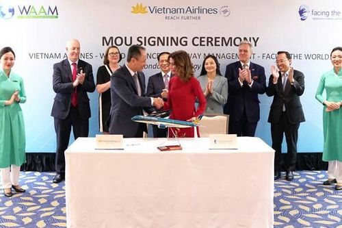 Vietnam Airlines đồng hành hỗ trợ trẻ em dị tật sọ mặt