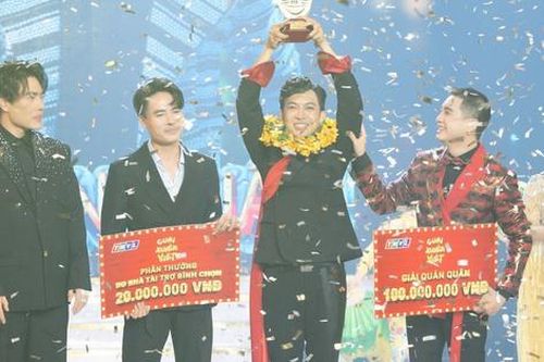 Diễn viên Năm Chà đăng quang quán quân 'Cười xuyên Việt 2023'