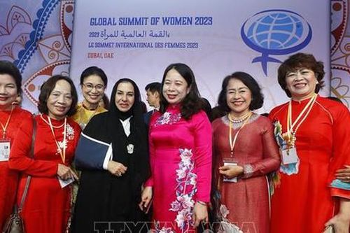 Hình ảnh đoàn Việt Nam tham dự Hội nghị Thượng đỉnh Phụ nữ toàn cầu 2023