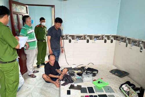 Truy bắt nhanh đối tượng trộm ở cửa hàng điện thoại di động lúc rạng sáng