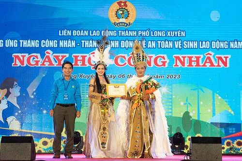 Công đoàn cơ sở Trường Tiểu học Nguyễn Du đoạt giải nhất Hội thi Thời trang bảo vệ môi trường