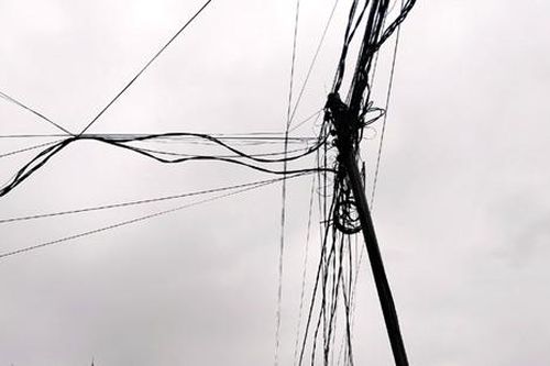 Nguy hiểm từ hệ thống điện chằng chịt