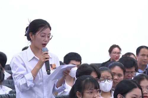 Hơn 30 ý kiến được đặt ra tại Diễn đàn lắng nghe học sinh, học viên, sinh viên nói