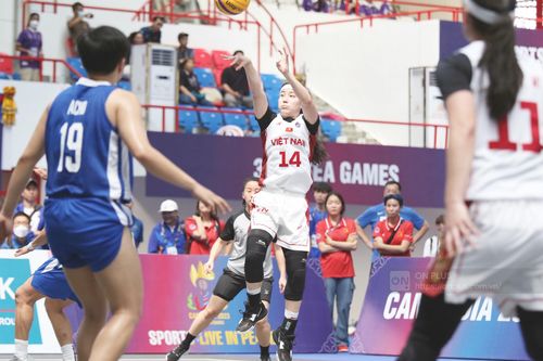 SEA Games 32: Bóng rổ nữ Việt Nam chiến thắng ngoạn mục trước Philippines