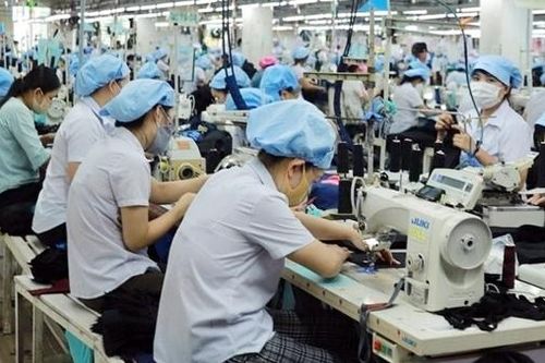 Phát triển trung tâm thời trang để ngành may mặc thoát 'bẫy gia công' giá trị thấp