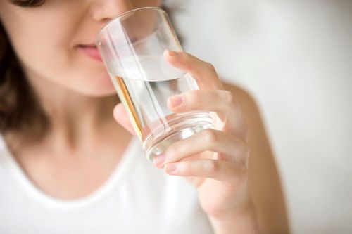 5 khung giờ uống nước đẹp da các chị em nên nhớ kỹ