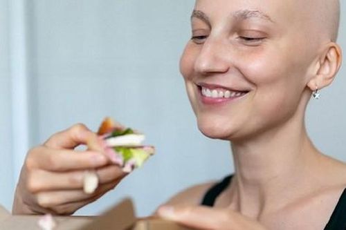 Các biện pháp hỗ trợ dinh dưỡng với người bệnh ung thư