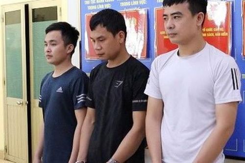 TP.HCM: Bắt các đối tượng cho vay nặng lãi từ tờ rơi quảng cáo