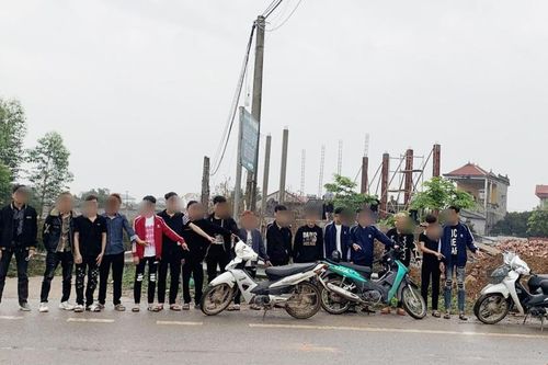 Xử lý 16 thanh, thiếu niên mang hung khí 'hỗn chiến'
