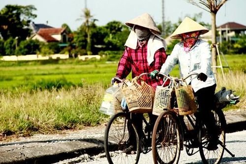Người lao động ở Hà Tĩnh nhọc nhằn mưu sinh dưới trời nắng nóng trên 40 độ C