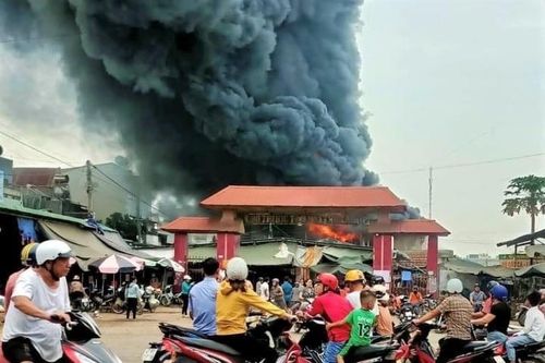 Đắk Lắk: Cháy lớn ở chợ Trung tâm huyện Ea Súp ước tính thiệt hại 2,5 tỷ đồng