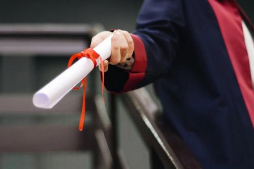 Nhiều người Mỹ không còn thấy bằng đại học có giá trị