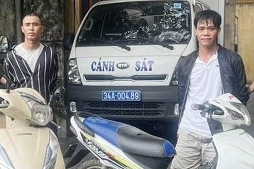 Rạng sáng mang dao chặn đường cướp xe máy của người phụ nữ