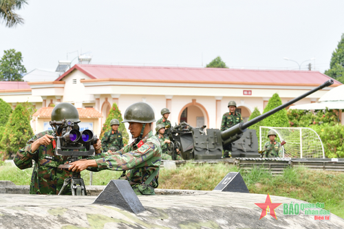 Giữ vững vùng trời Tây Nam Bộ