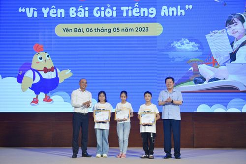 Gần 8.000 học sinh Tiểu học tham dự 'Vì Yên Bái giỏi tiếng Anh'