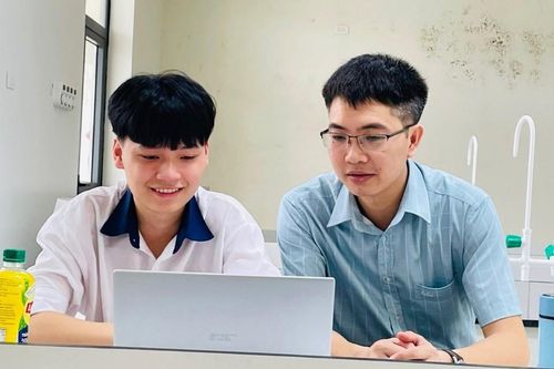 Nam sinh Vĩnh Phúc 'nối dài' thành tích dự thi Olympic quốc tế