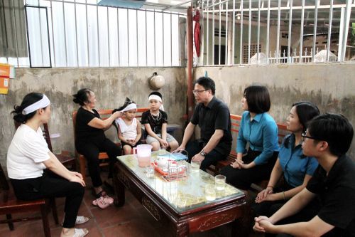 Đề xuất chuyển thầy giáo gặp nạn về công tác gần nhà
