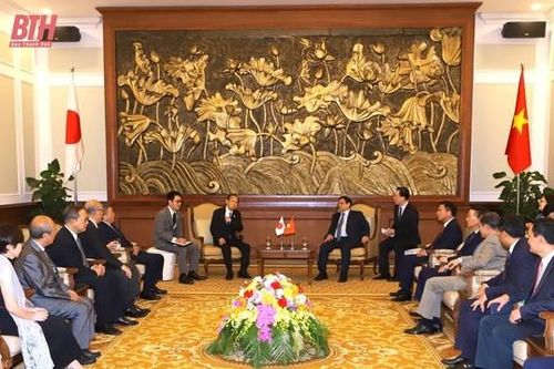Thủ tướng Phạm Minh Chính gặp gỡ Chủ tịch Liên minh Nghị sỹ hữu nghị Nhật Bản - Việt Nam tại Thanh Hóa