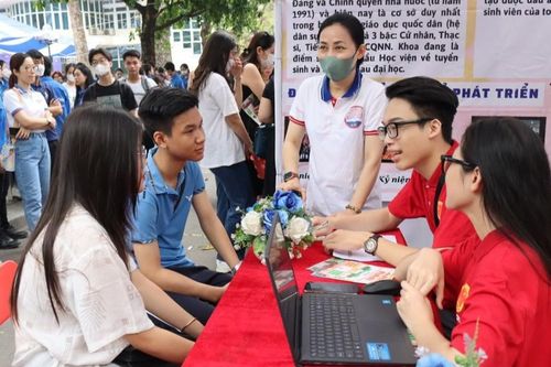 Sôi nổi Ngày hội Tư vấn tuyển sinh, hướng nghiệp 'AJC OPEN DAY 2023'