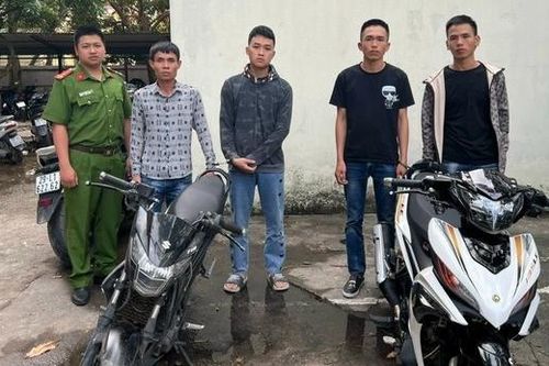Bắt 4 thanh niên dụ người nước ngoài lên chung cư ở Hà Nội để cướp tài sản