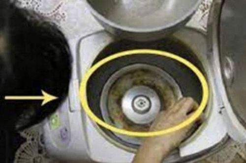 Trong nồi cơm điện có một nút nhỏ quan trọng, biết cách mở ra giảm 1 nửa tiền điện